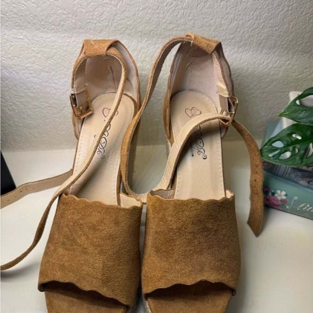 DbDk Fashion Tan Suede Sandals